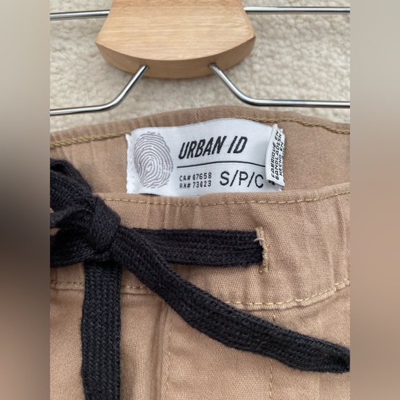 Men’s Beige Cargo Pants - Picture 5 of 6